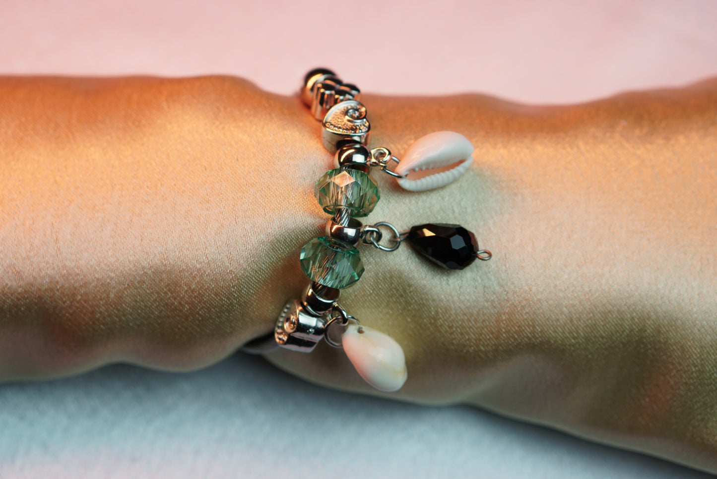 Seashell Gem Design Bracelet