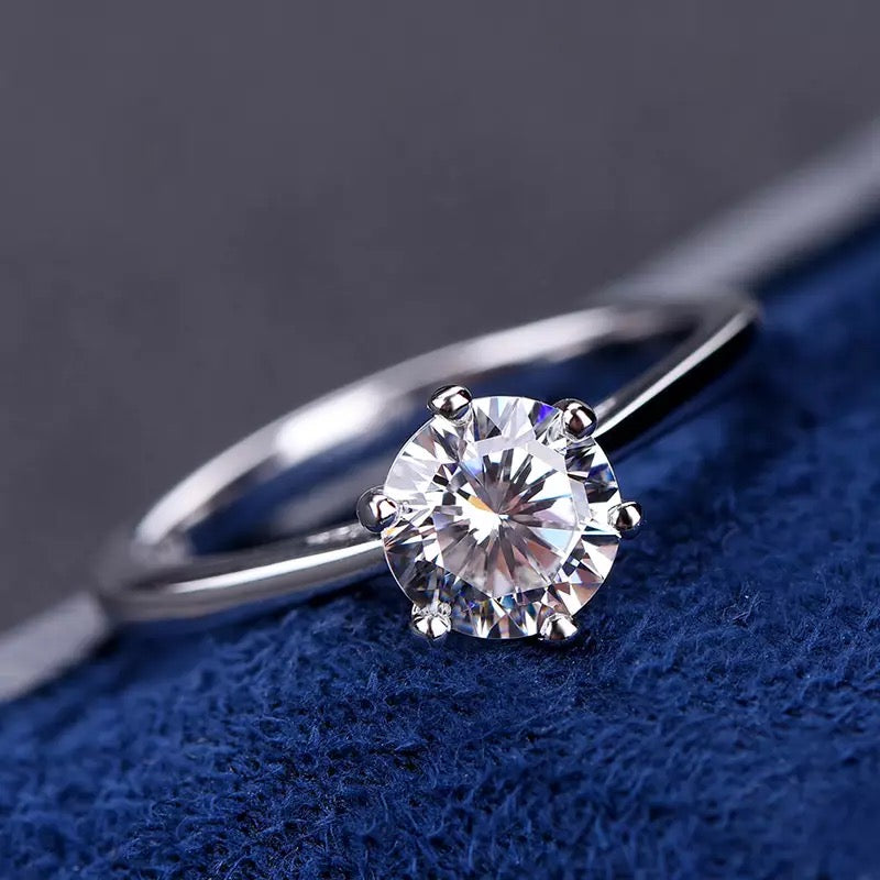 2.0CT Moissanite Solitaire Diamond Ring