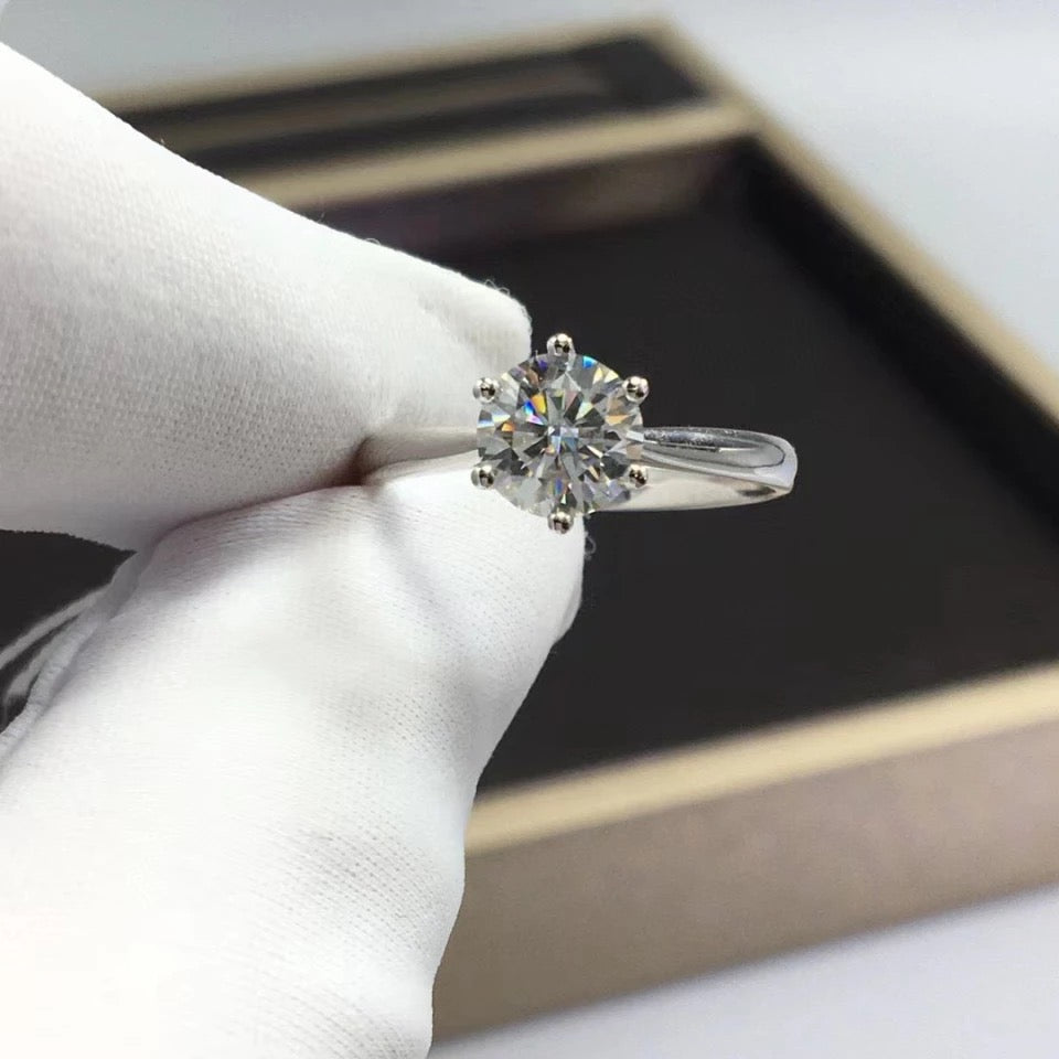 2.0CT Moissanite Solitaire Diamond Ring