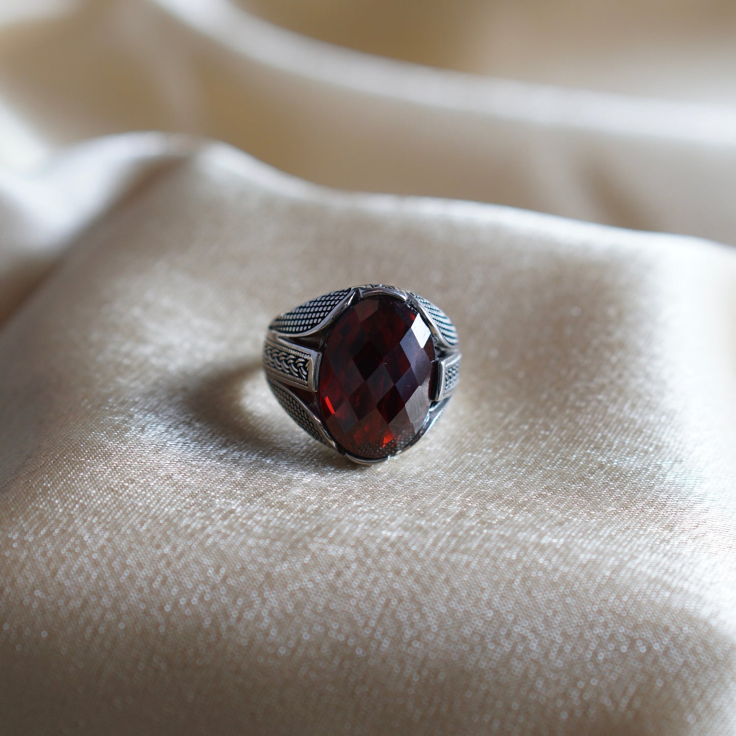 Vibrant Red Zircon Ring - Size 10 - 925 Silver (11.2g)