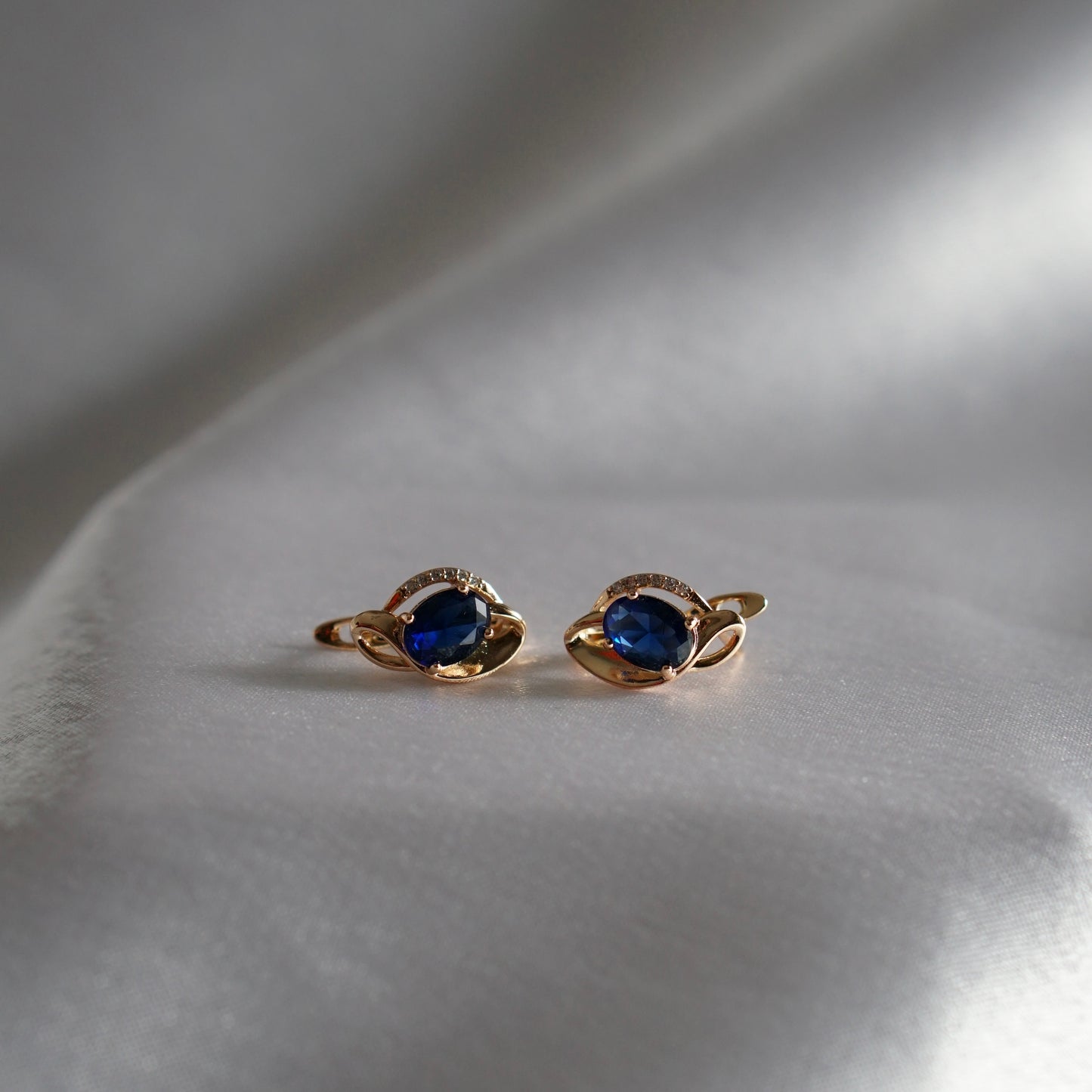 Deep Blue CZ Gemstone Earring